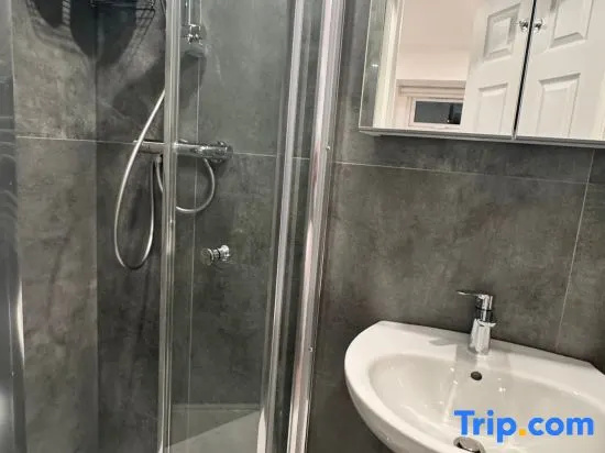 Penthouse Suite|PS5+Parking+60"TV+Netflix|Sleeps 6