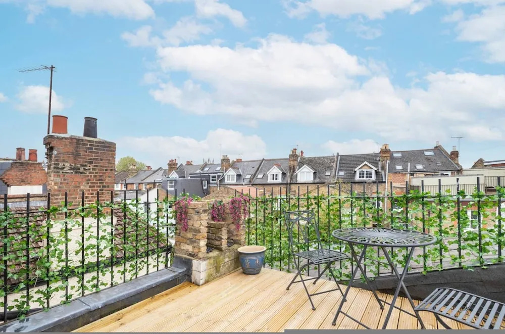 Green Leafy 2 Bedroom in Clapham
