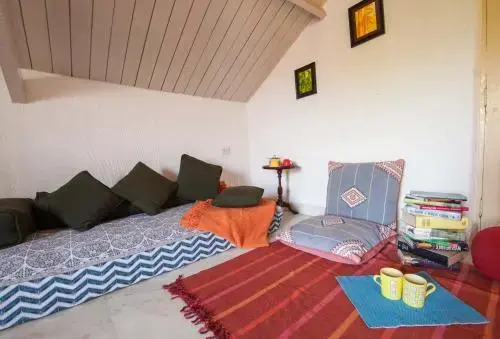 Retreat on Cloud 9 by Vista Rooms