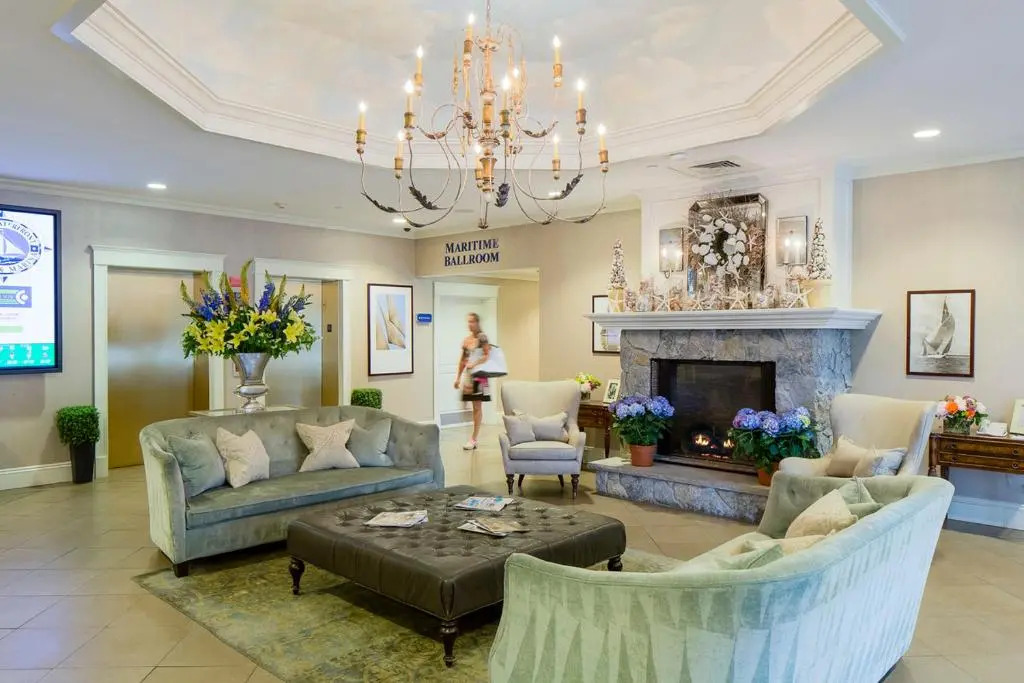 Salem Waterfront Hotel & Suites