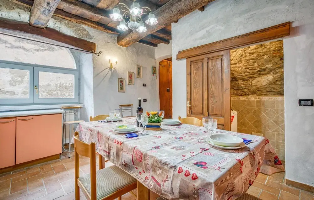 Amazing Home in Bedizzano With 2 Bedrooms and Wifi