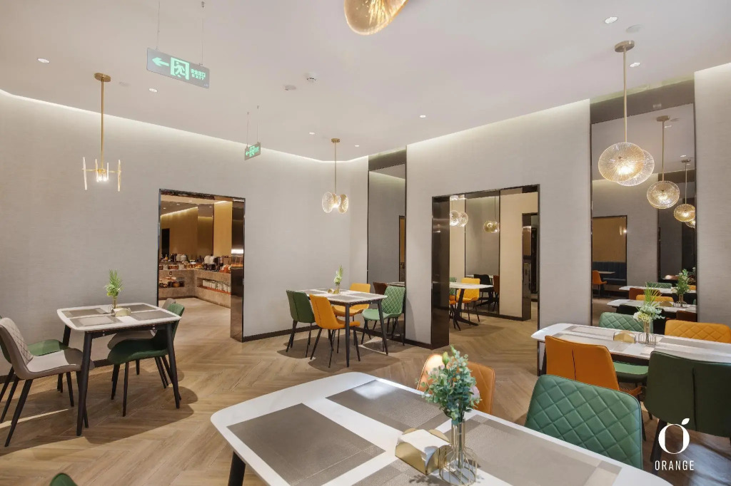 Orange Hotel Beijing Yansha Landmark River