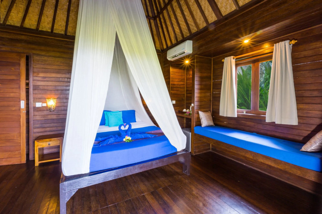Song Lambung Beach Huts
