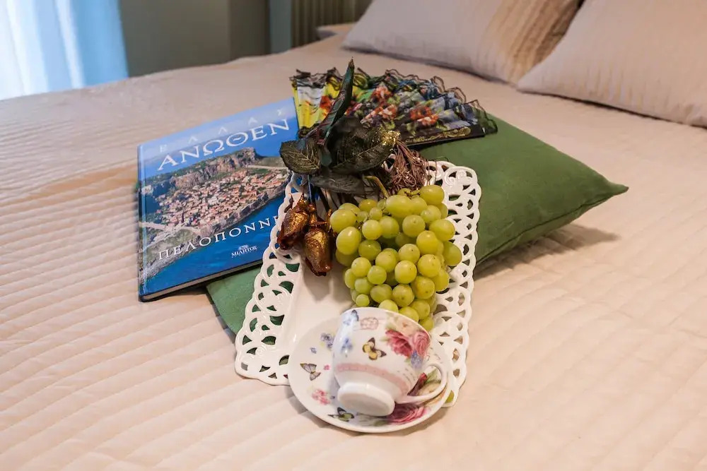 Charming Acropolis Metro Apartment