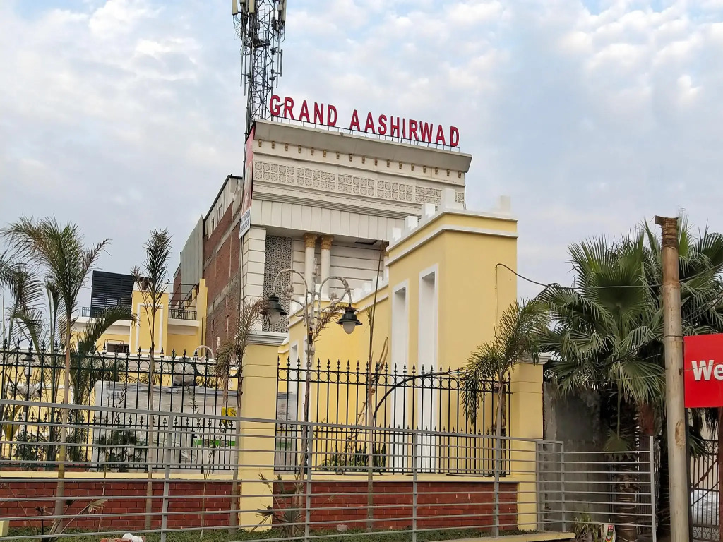 OYO Flagship 15751 Main Wazirabad Road