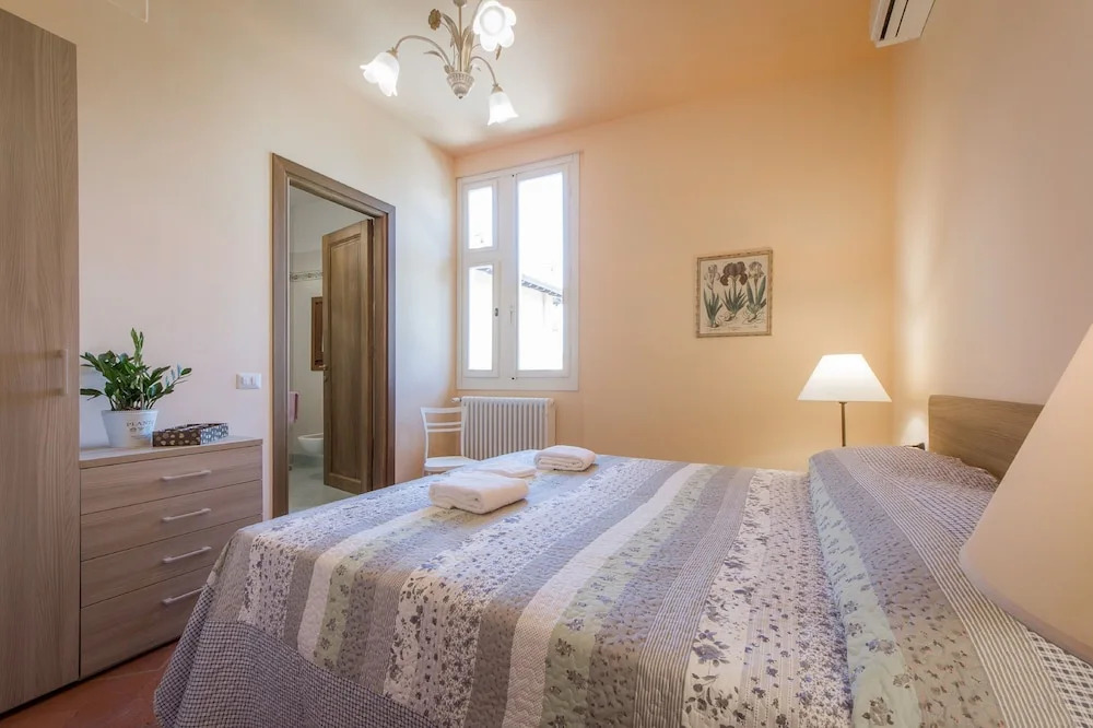 House in Florence Blue