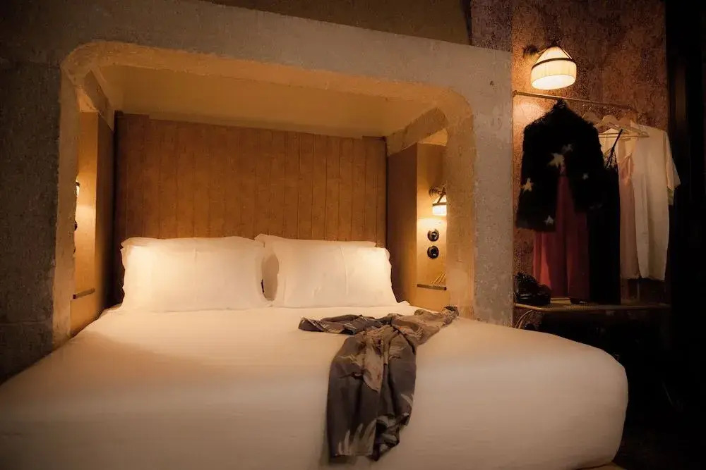 Pensão Amor Madams Lodge