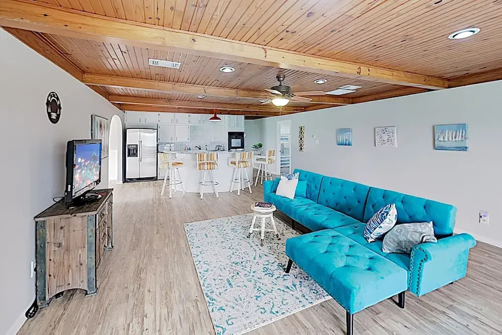 Pristine Jamaica Beach Getaway W/ Walkable Locale 3 Bedroom Home