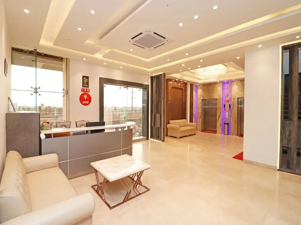 OYO 12464 Hotel C Pearls