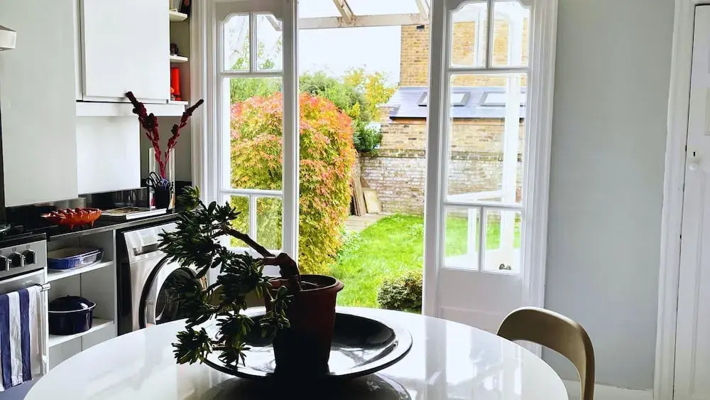 Lovely 3-bed Apartment & Garden & dog Friendly