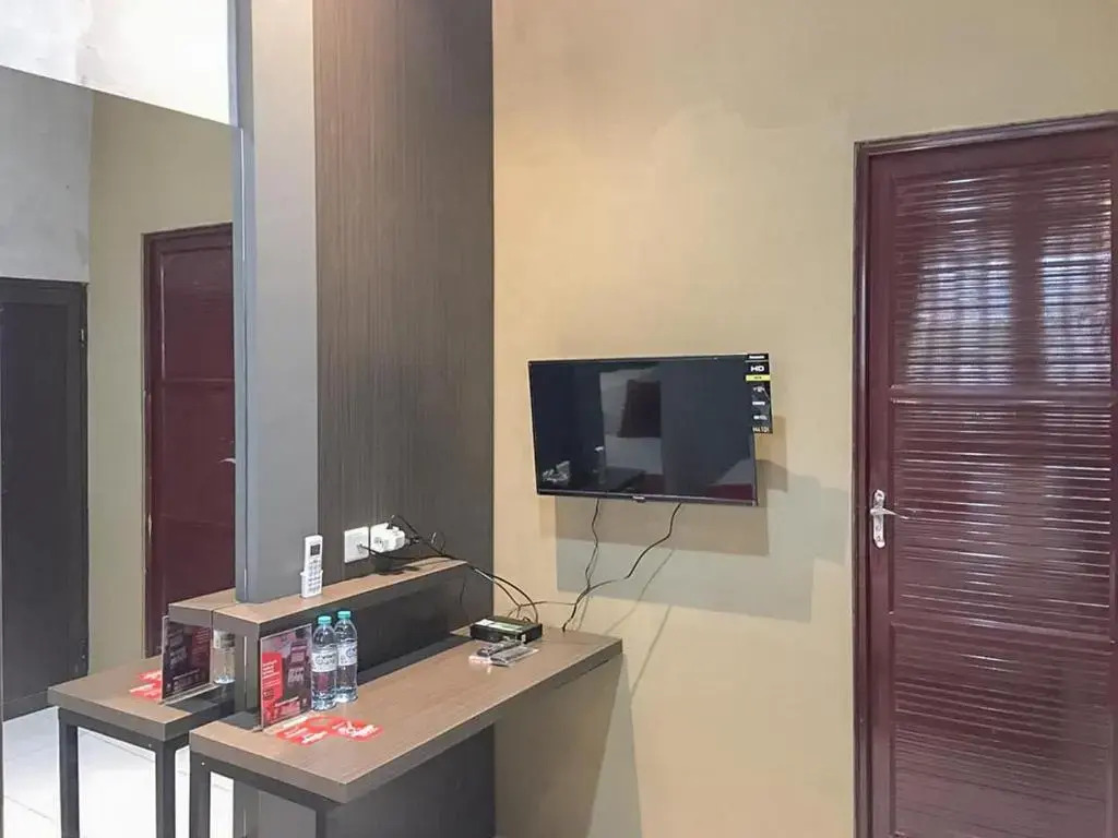 RedDoorz near Wisata Paribendo Lawang