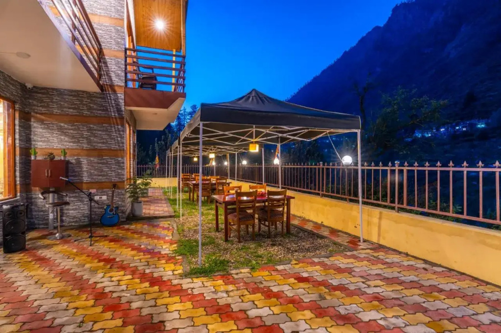 Offbeat Pulga by Pack, near Kasol