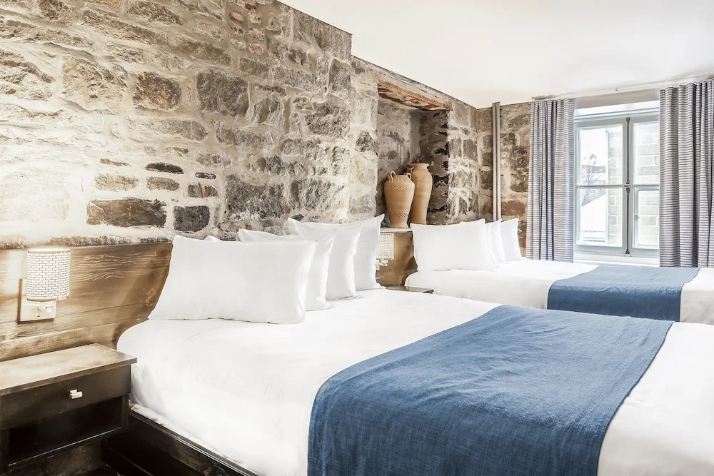 Hotel Louisbourg