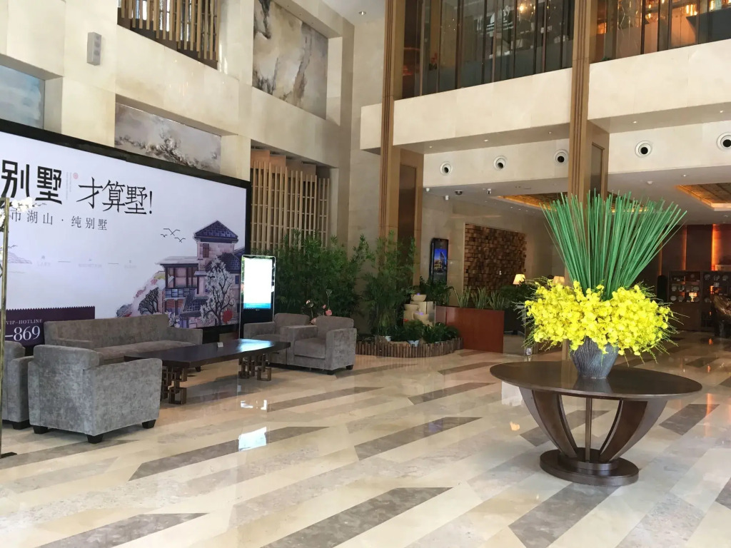 Grandskylight Hotel