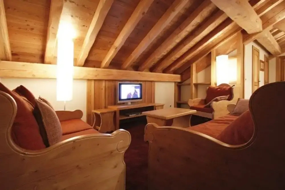 Spacious Apartment in Les Deux-alpes Near Ski Area