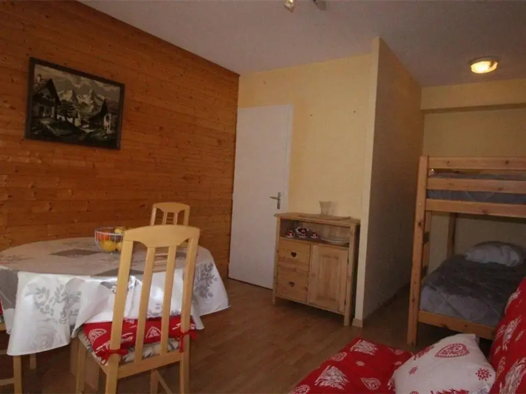 Appartement Bagnères-de-Luchon, 2 pièces, 4 personnes - FR-1-313-160