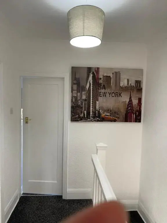3 Bedroom House, with Free WiFi - Maples Properties Short Lets & Serviced Accommodation Hull