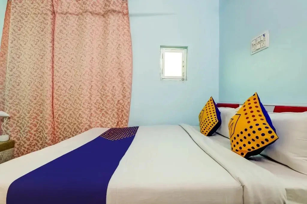 Love Bites by OYO Rooms
