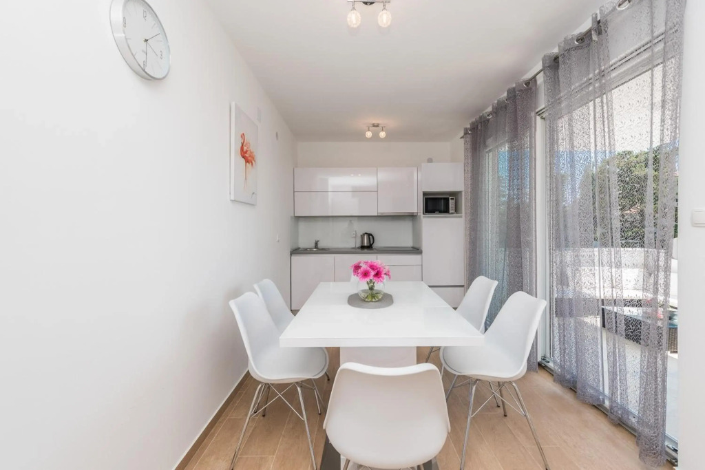 Villa Star 4 luxury apartment with a pool