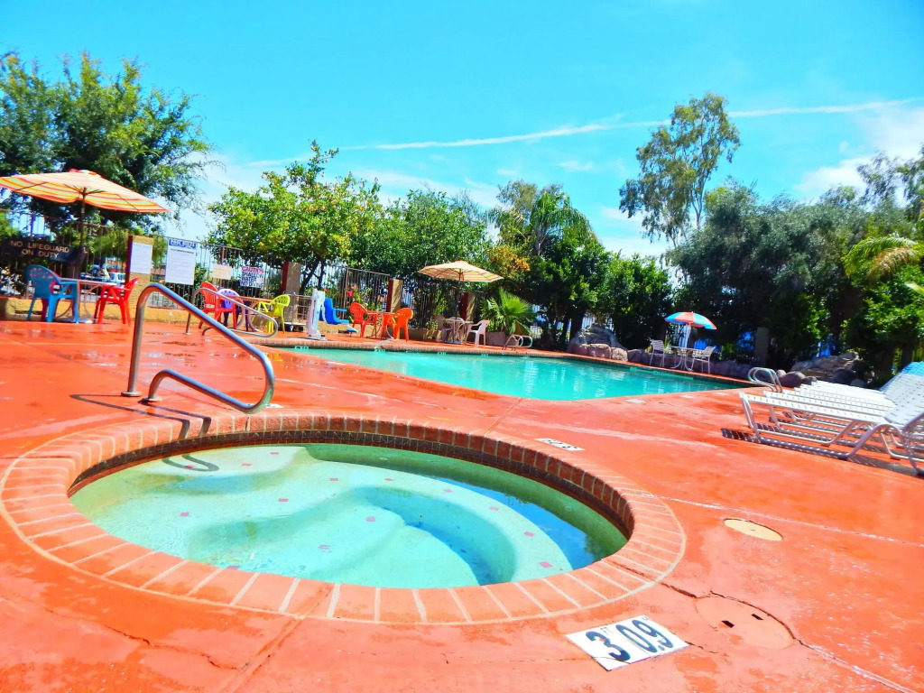 Ocotillo Apartments & Hotel
