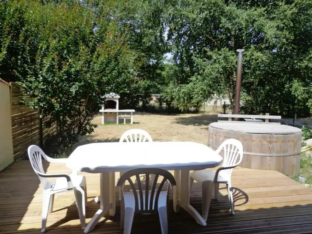 Gîte Saint-Julien-en-Born, 3 pièces, 4 personnes - FR-1-360-269