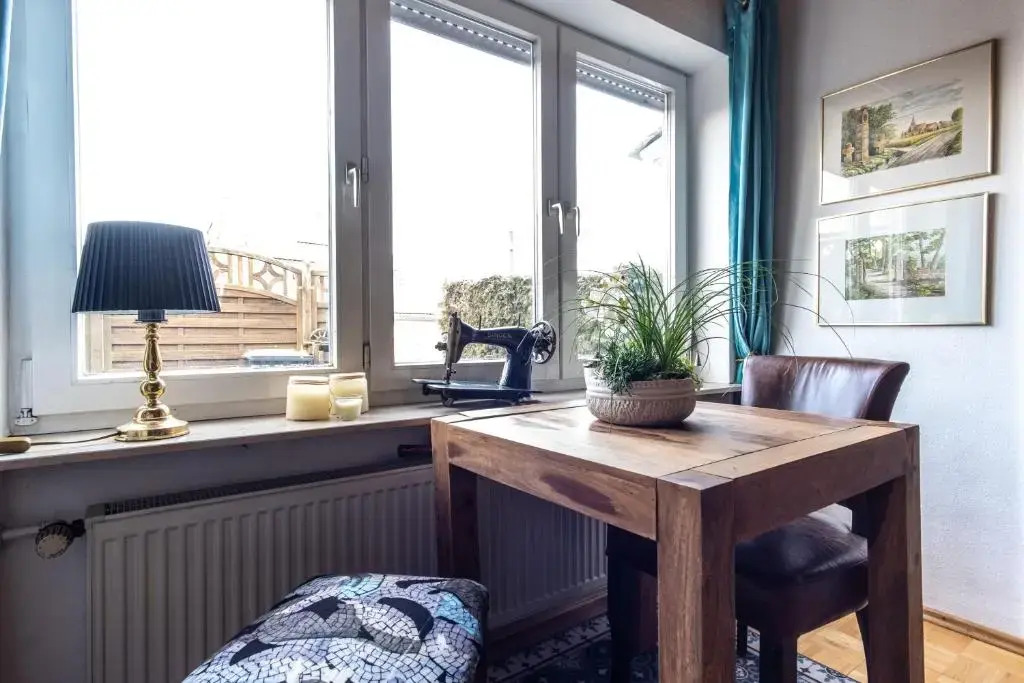 cruwzo I Holiday Home with Balcony, Garden and Terrace