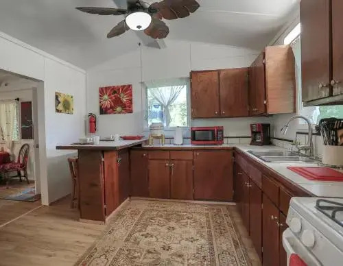 Tropical Anuenue Cottage
