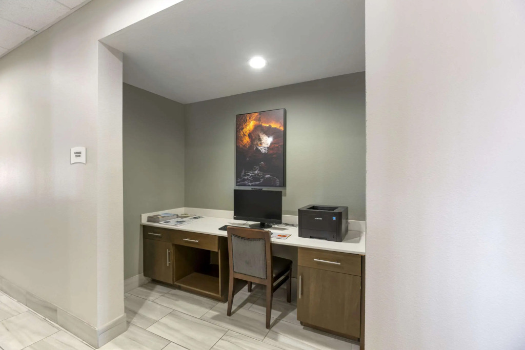 Quality Inn & Suites Carlsbad Caverns Area