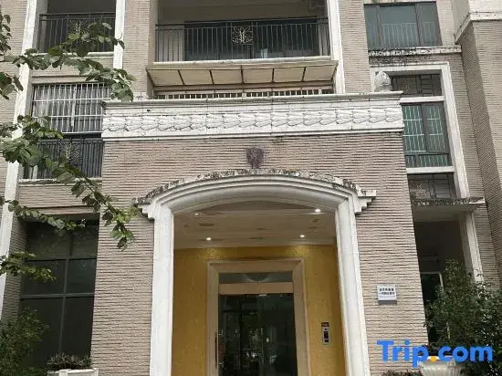 Tuyue Lakeview Homestay