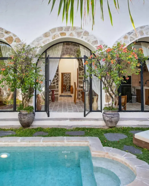 Comfortable 3BR Stylish Private Villa, Canggu