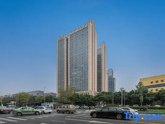 Yixi Gengetsu Hotel (Chengdu High-tech Financial City Subway Station)