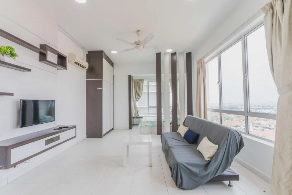 Shawns Akademic Suites Sky View B#11-27  at Mount Austin
