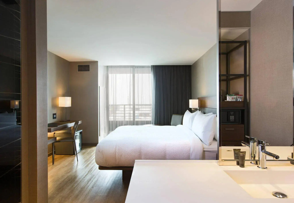 AC Hotel by Marriott Cincinnati at Liberty Center