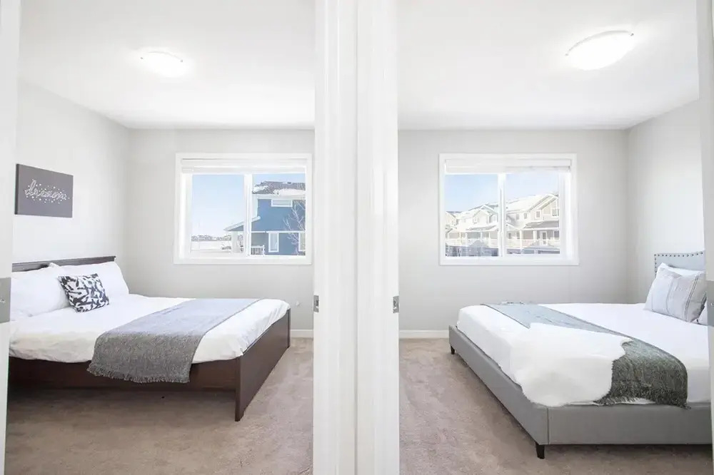 Bright Modern 4bed 2bath Townhouse With Parking