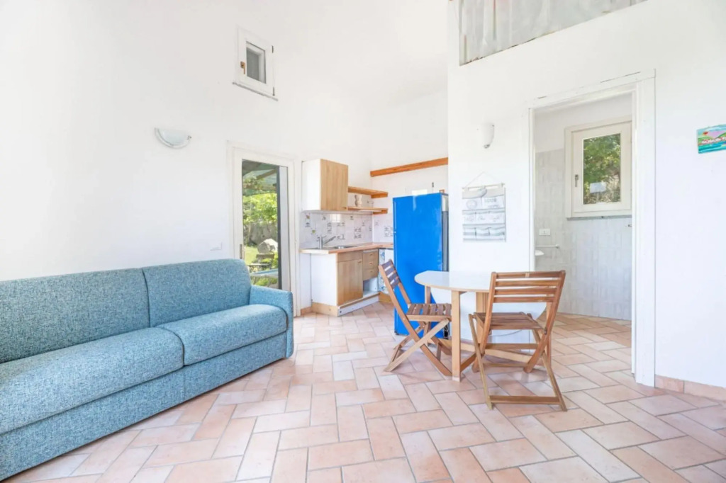 Villetta Sant'Andrea 400 meters from the beach with sea view terrace, garden and parking spaces-VILLETTA SANT'ANDREA