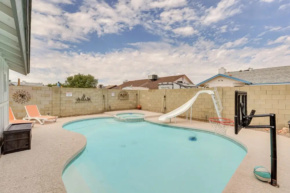 Family-friendly Home w/ Pool & Fire Pit in Peoria