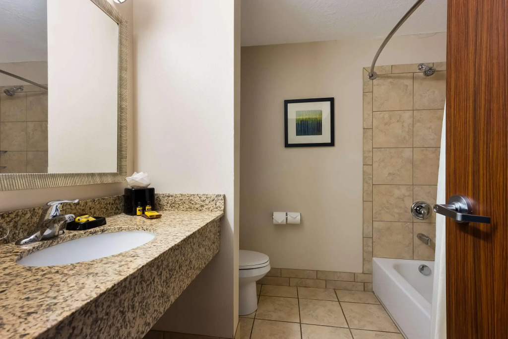 Best Western Plus Landmark Hotel