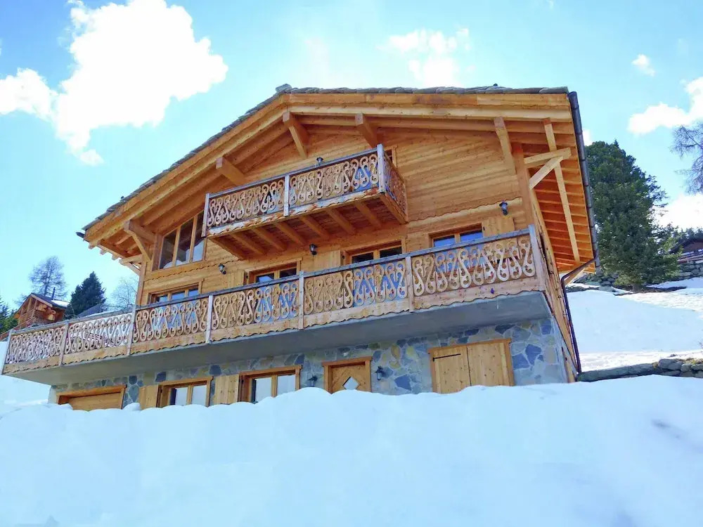 Modern Chalet with Hot Tub in Les Collons