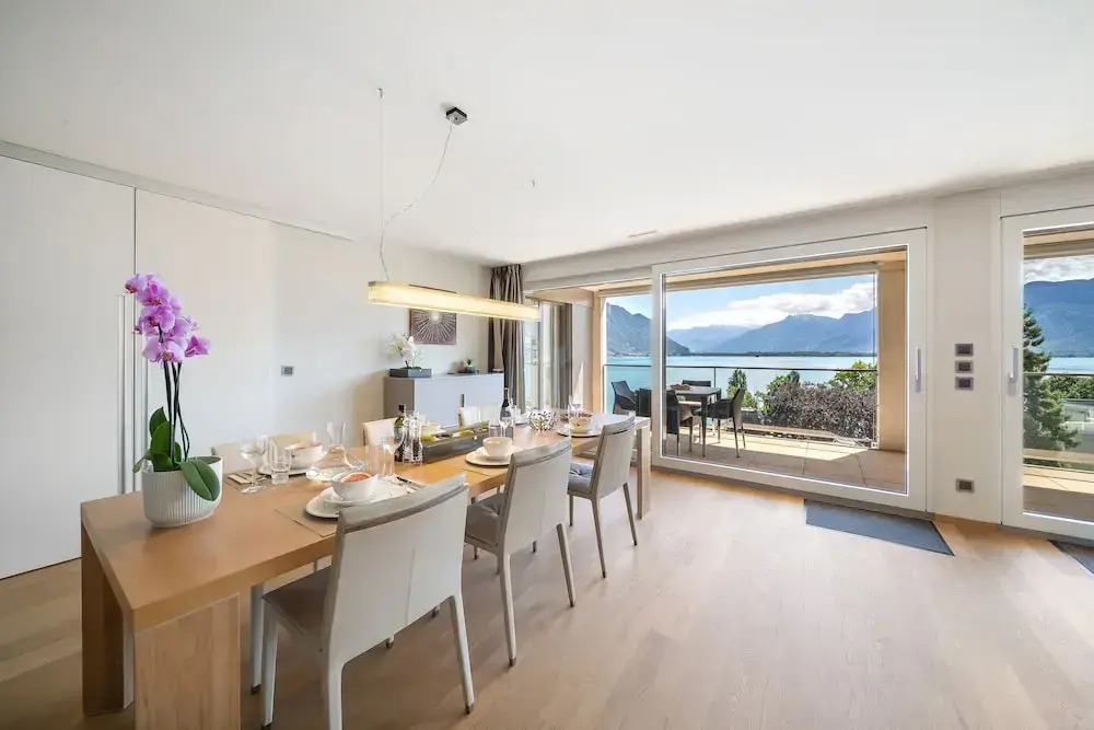 Montreux Panoramic Views 4BD Apartment