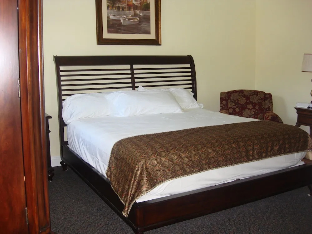 The City Hotel