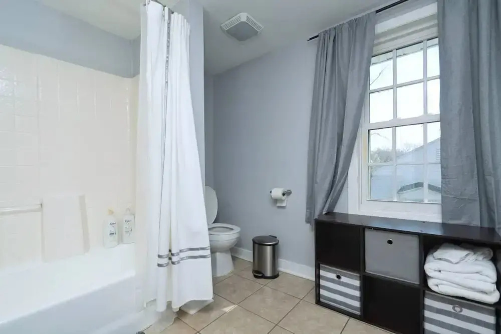 Renovated 3 Bedroom Close to Downtown