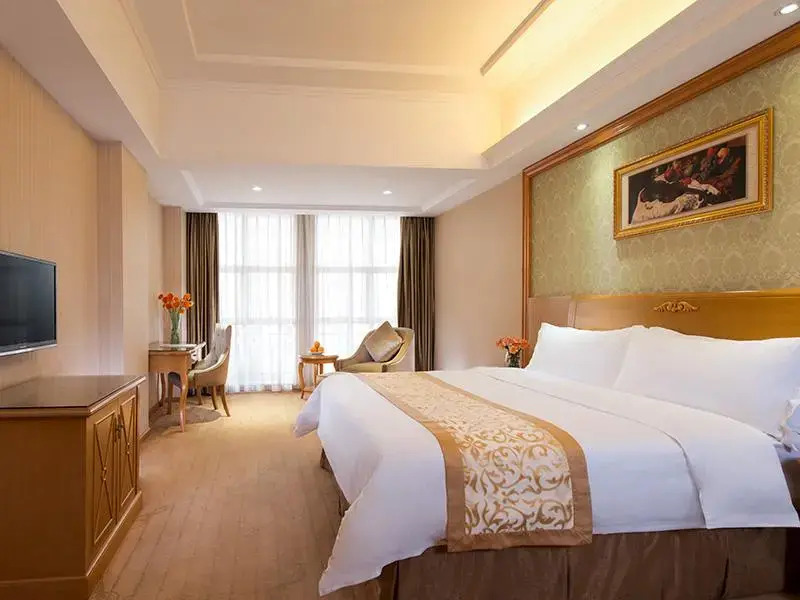 Vienna Hotel Shenzhen Shiyan Bus Station