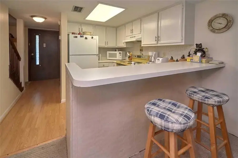 Alone at Last 2 Bedroom Home with Fireplace
