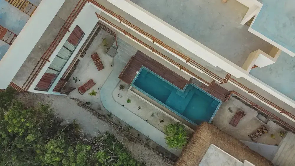 La Familia Casa and Suites