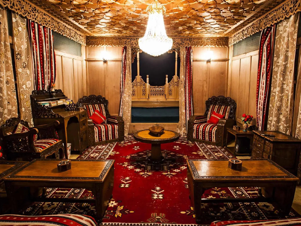 Khan Palace Group of Houseboats