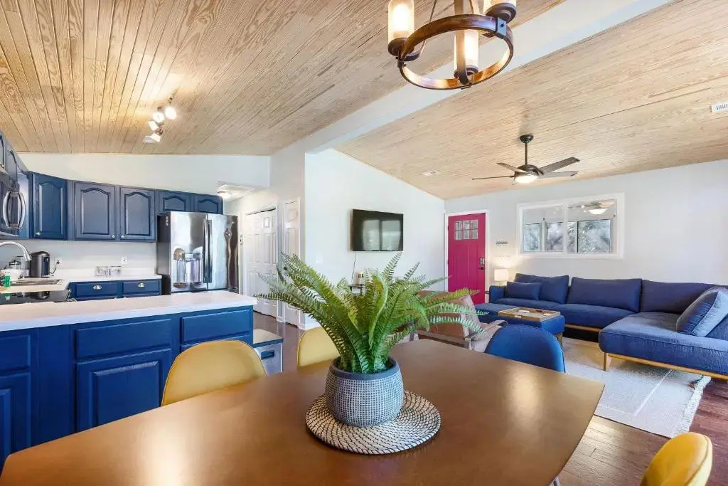 2nd Block E Huron - Keep Palm - Adorable House Minutes from the Beach