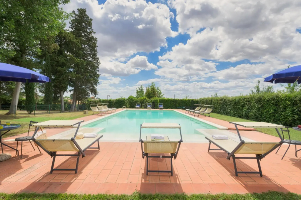Villa Fratta, sleeps 14 villa with private pool, AC and Wi-Fi close to Cortona-Villa Fratta