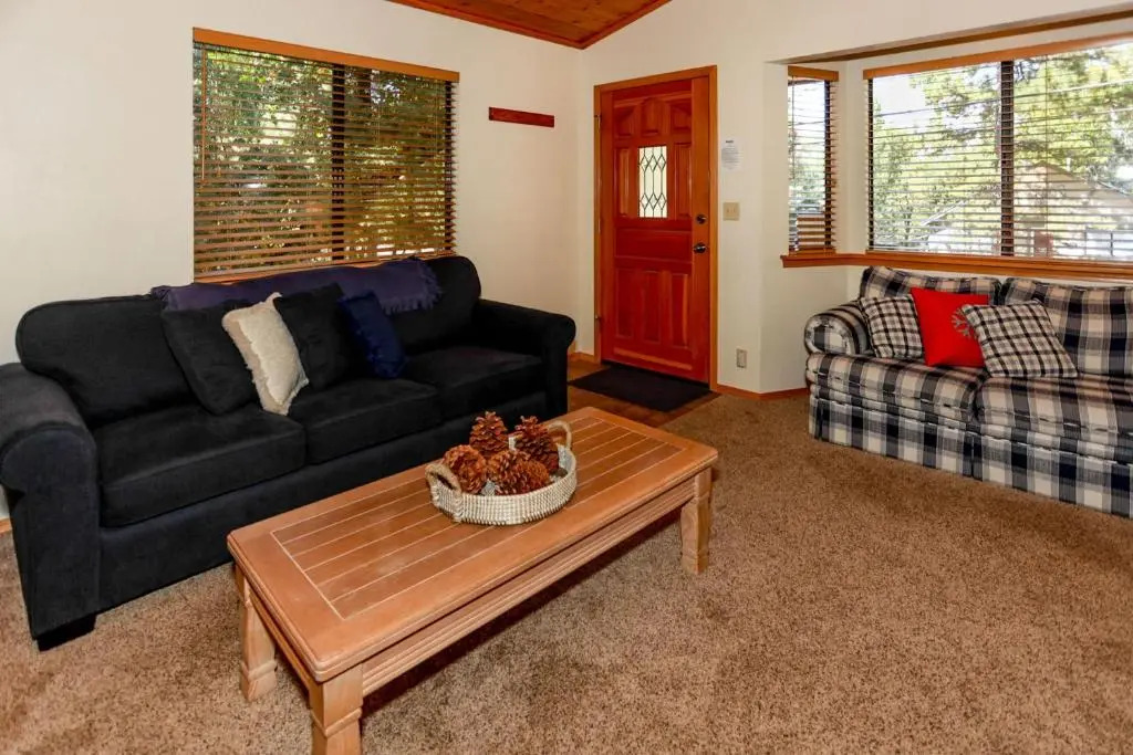Cozy Haven - 1966 by Big Bear Vacations