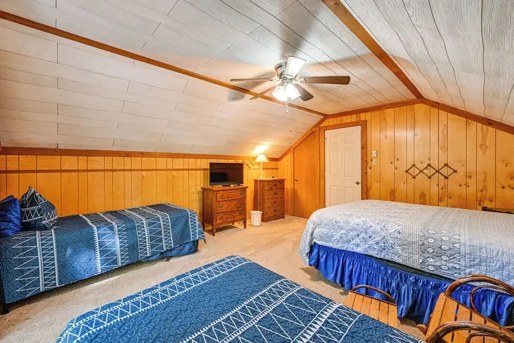 Private Dock & Beach! Lake Norman Cottage Hideaway