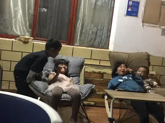 hong tu di  zhang jia da yuan  homestay